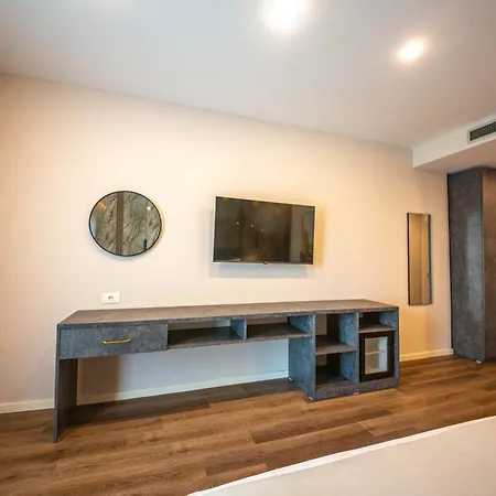 New Benilva Hotel Durrës